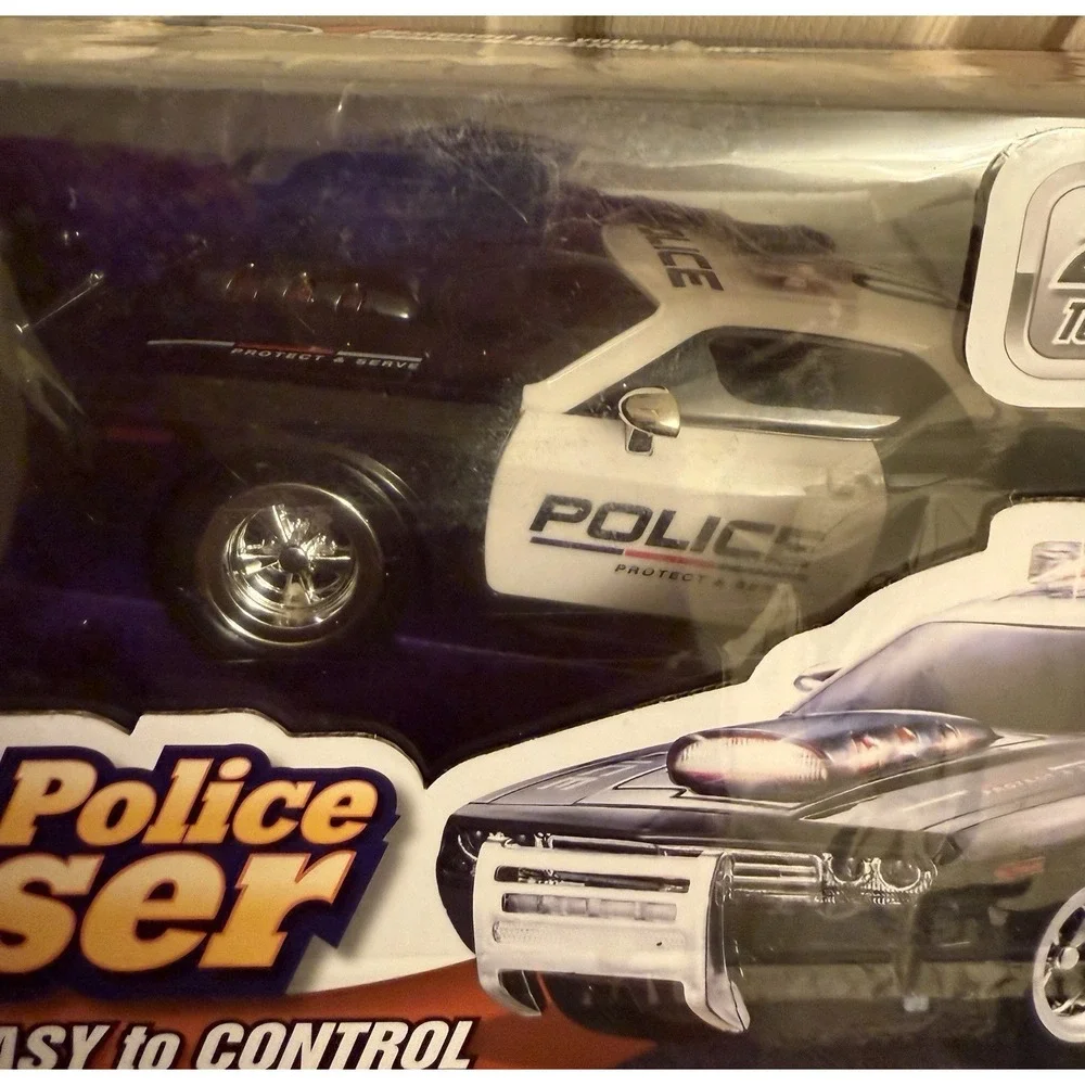 Kidirace Remote Control Police Car‎ Toy with Lights and Sirens - Rechargeable